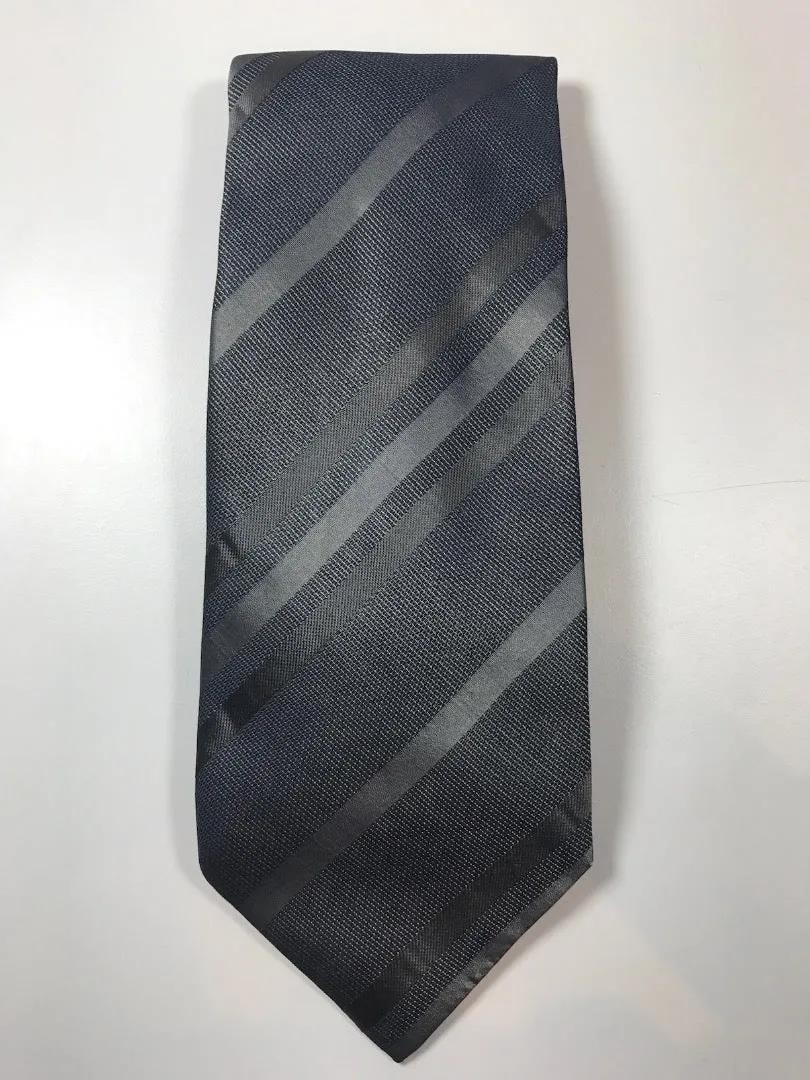 GUCCI Classic Gray Silk Tie with Diagonal Stripes Lines 58 in.